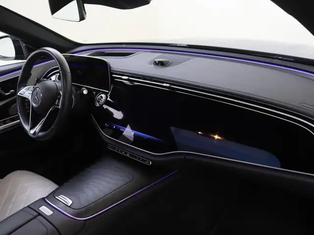 Mercedes-Benz E-Class view 5
