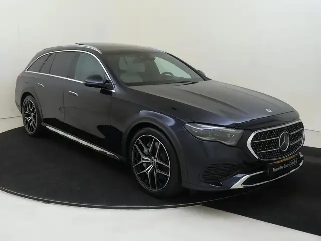 Mercedes-Benz E-Class view 2