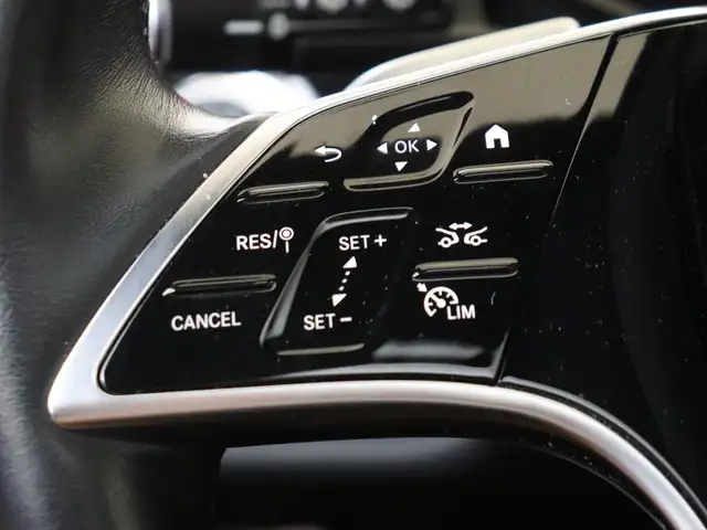 Mercedes-Benz E-Class view 12