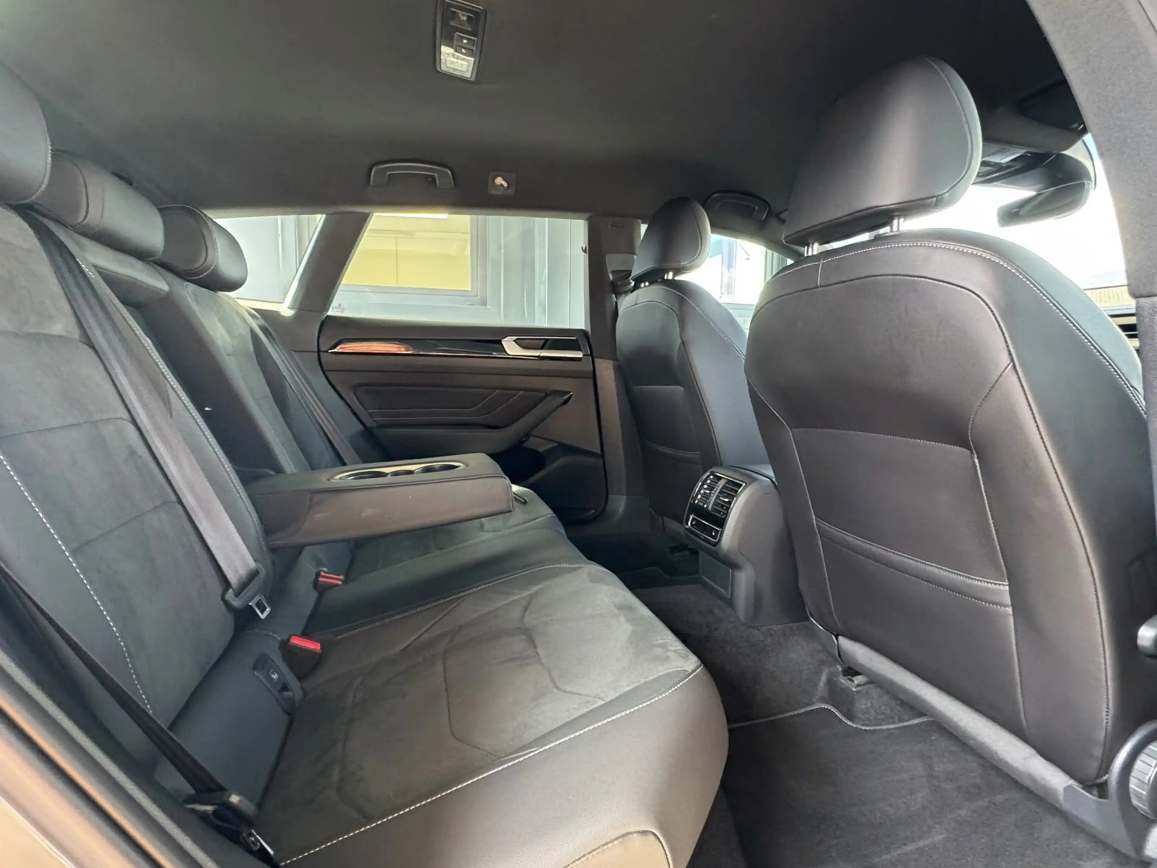 Volkswagen Arteon Arteon 2.0 TDI DSG,R-LINE,4x4,AHK,VIRTUAL,DAB — photo 8