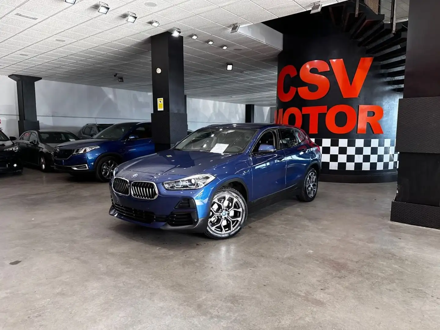 BMW X2 xDrive25e Auto Blau - 2