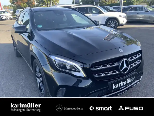 Mercedes-Benz GLA 200 Urban AHK+RfK+Pano+LED+elHeckk+NightP