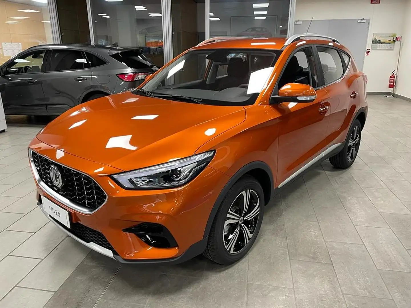 MG ZS 1.500 benzina "Comfort" NUOVA DA IMMATRICOLARE! Naranja - 1