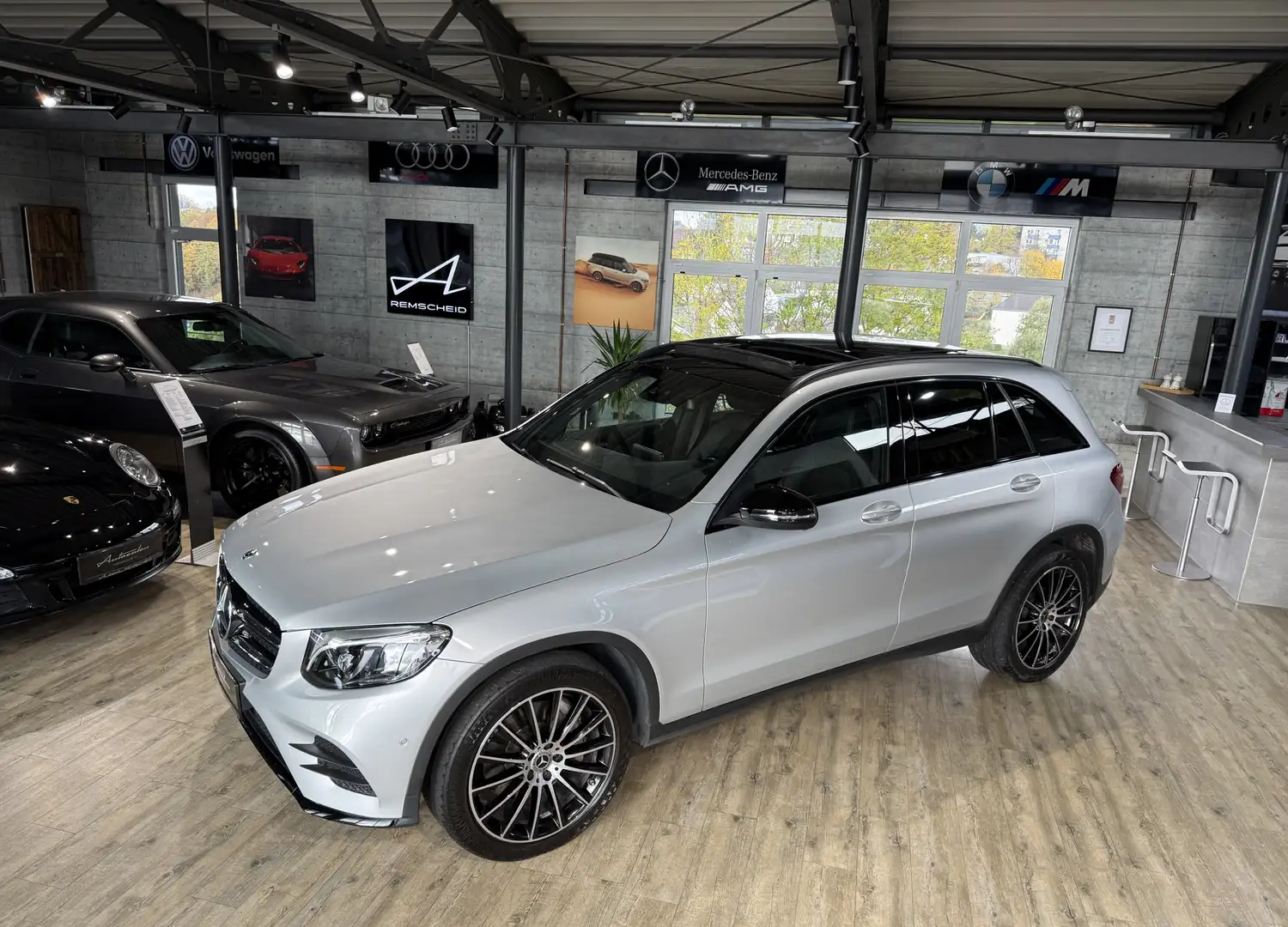 Mercedes-Benz GLC 220 d 4Matic AMG Line*PANO*AHK*LED*KAMERA* Gris - 2