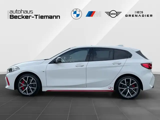 BMW 1 Series view 3