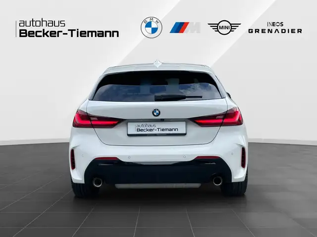 BMW 1 Series view 5