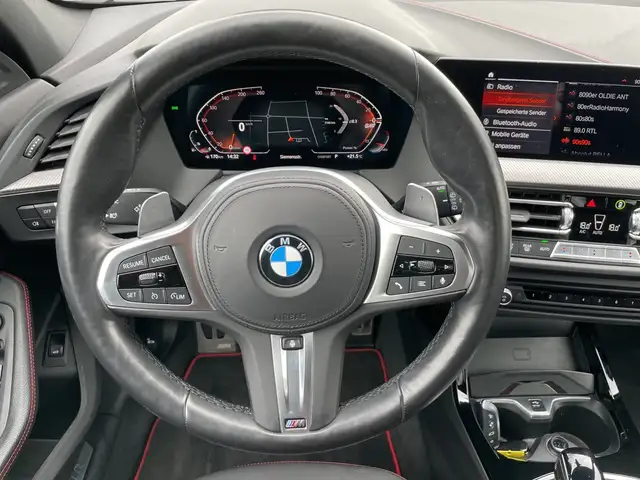 BMW 1 Series view 9