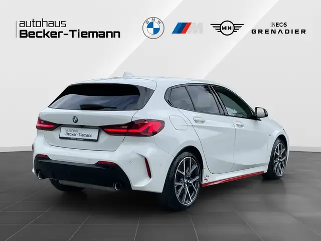 BMW 1 Series view 6