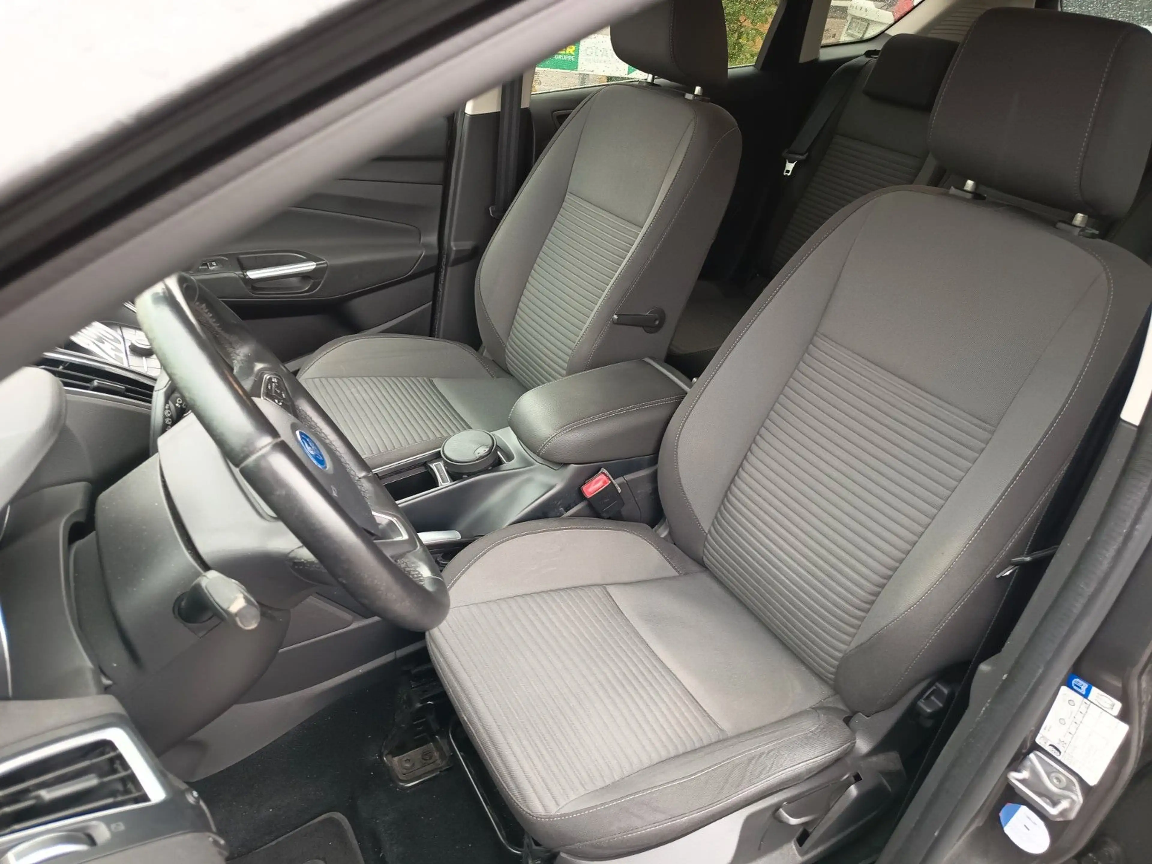 Ford C-Max C-MAX Titanium — photo 10