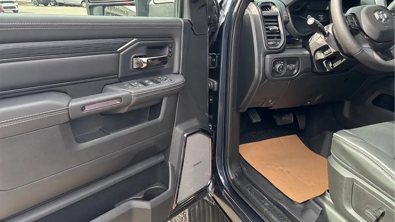 RAM 2500 снимка RAM 2500