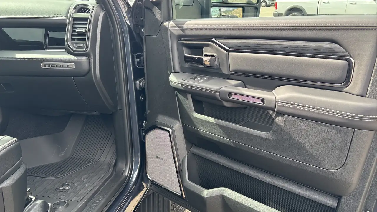 RAM 2500 снимка RAM 2500
