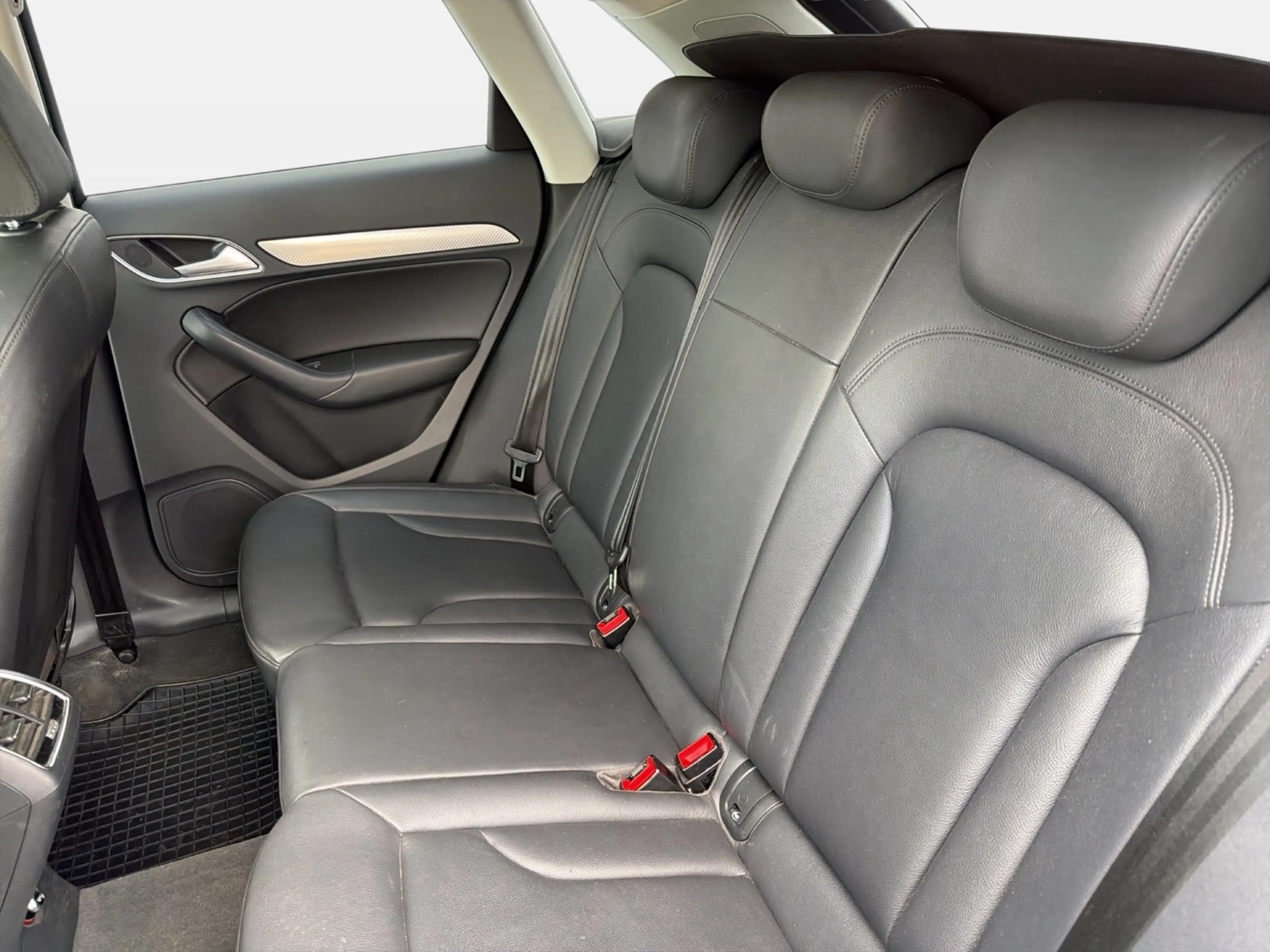 Audi Q3 2.0 TDI design quattro S Line nur an Händler — photo 10