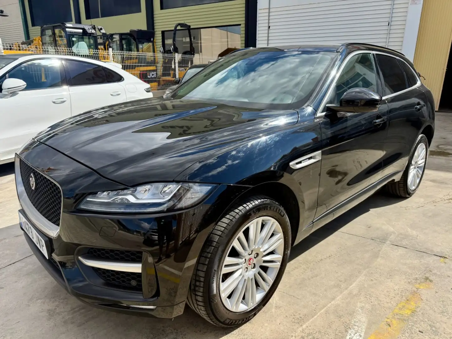 Jaguar F-Pace 2.0i4D R-Sport Aut. AWD 180 Negro - 2