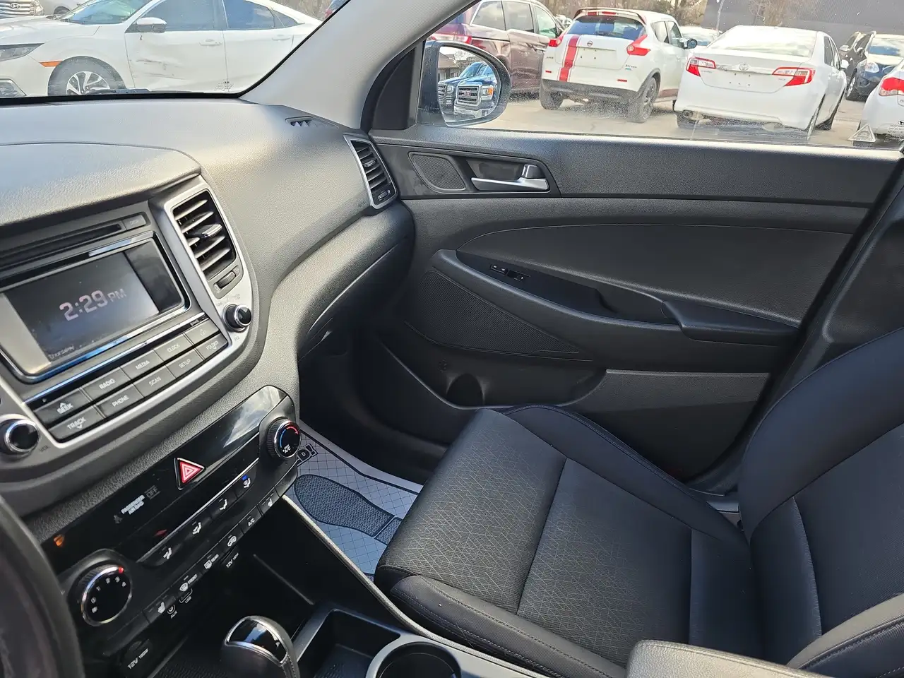Hyundai TUCSON снимка Hyundai TUCSON