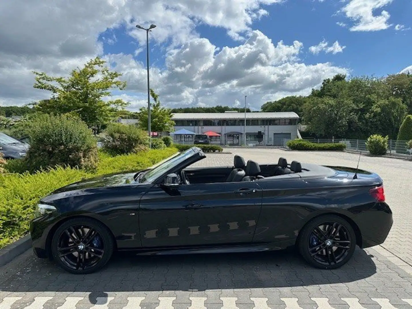 BMW 240 M240i Cabrio Aut. Schwarz - 1