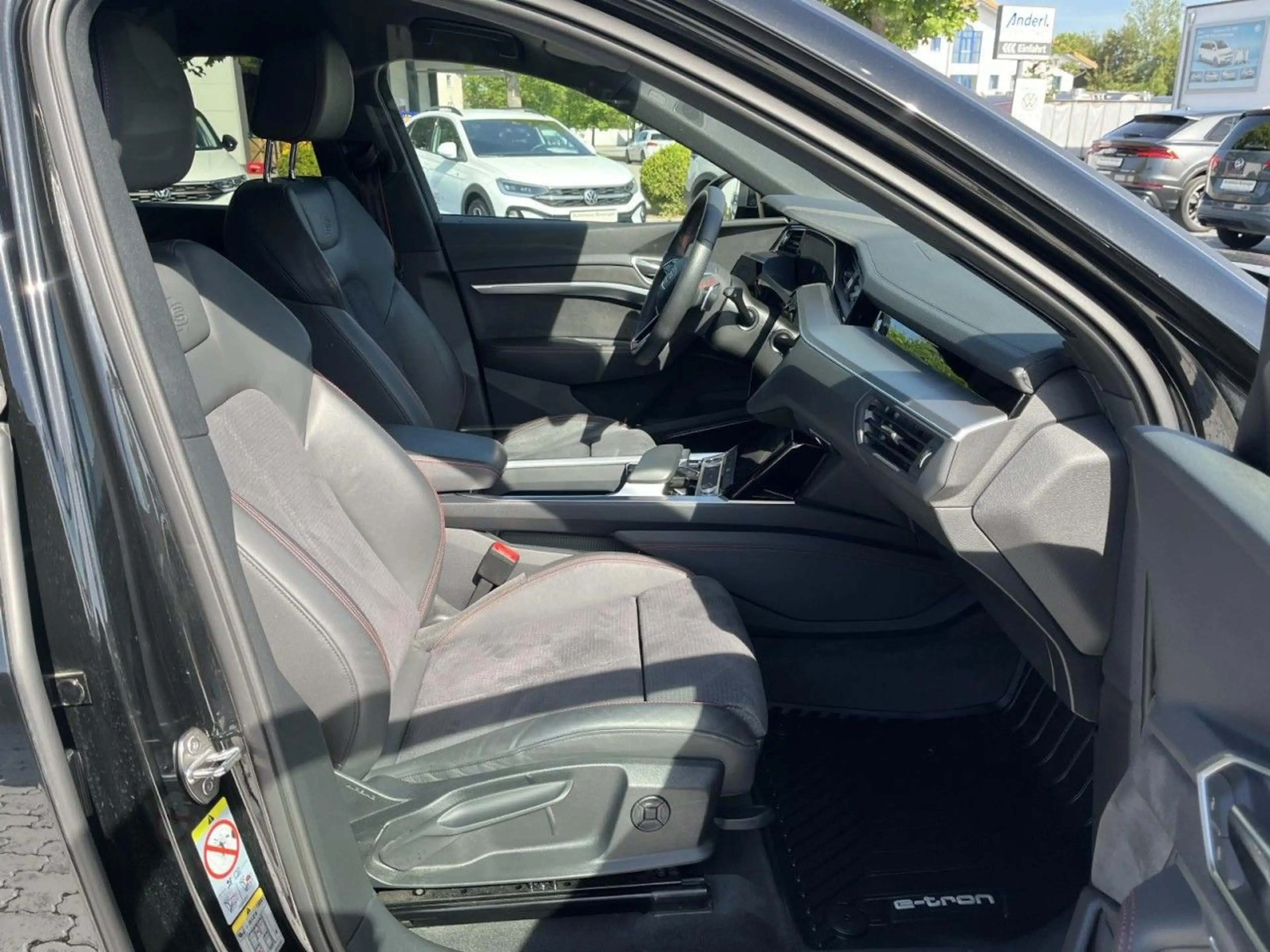 Audi Q8 e-tron 55 quattro S-Lline (MatrixLED+MMINavi+ — photo 13