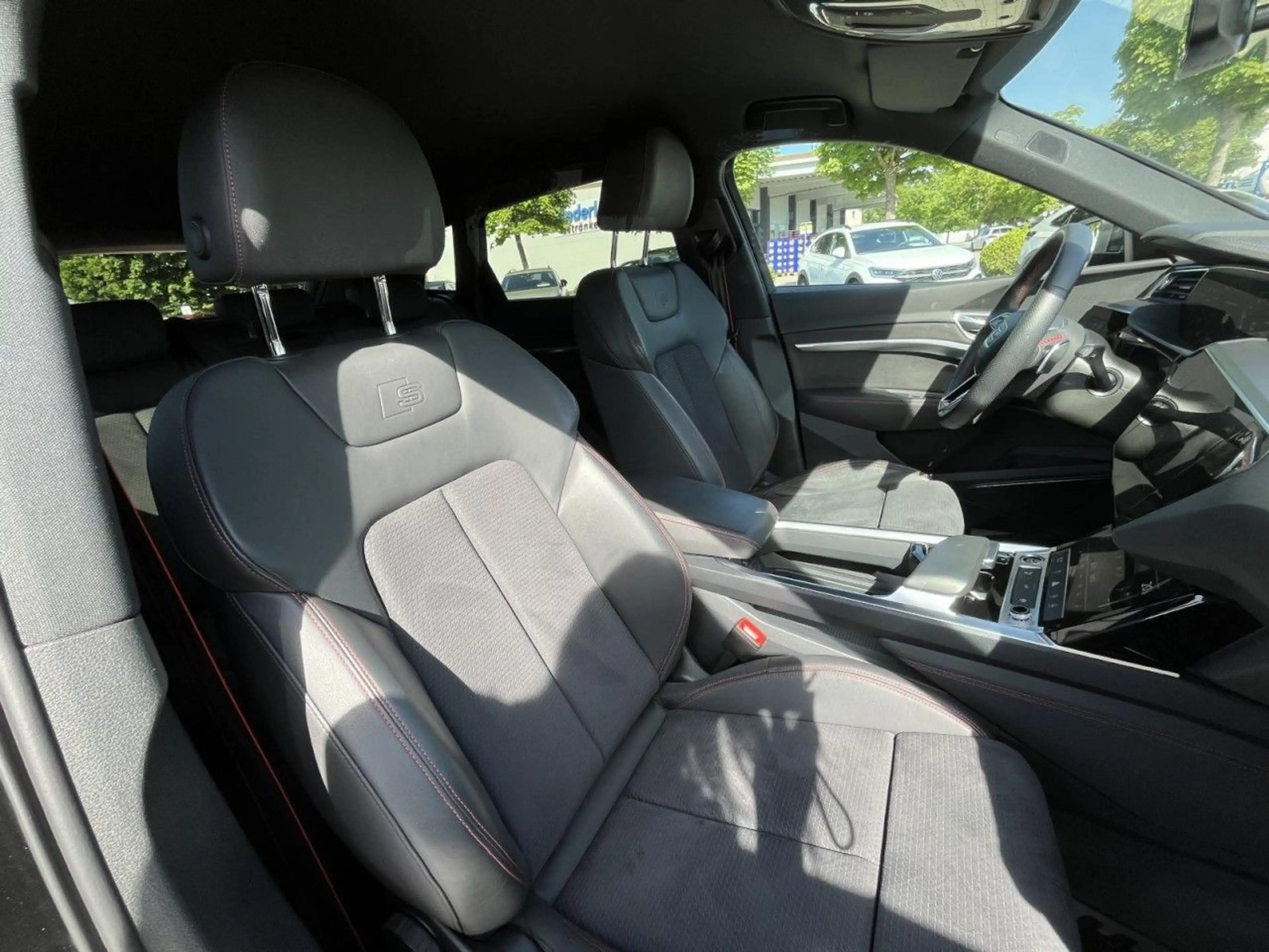 Audi Q8 e-tron 55 quattro S-Lline (MatrixLED+MMINavi+ — photo 14