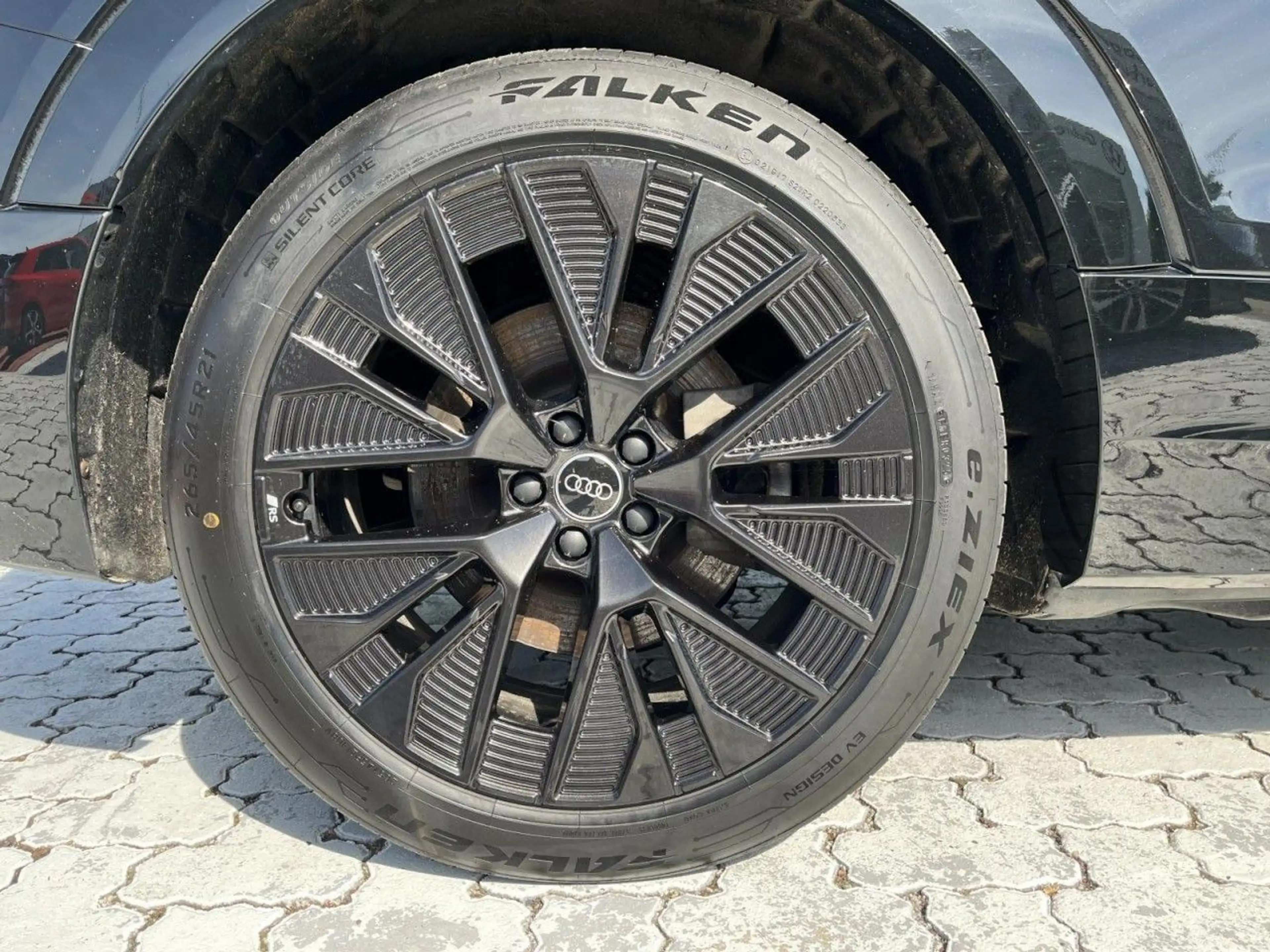 Audi Q8 e-tron 55 quattro S-Lline (MatrixLED+MMINavi+ — photo 8