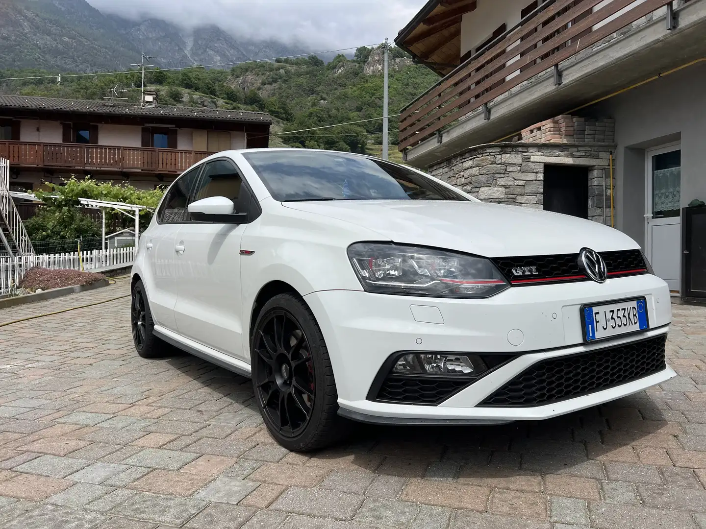 Volkswagen Polo GTI 5p 1.8 bm dsg Biały - 2