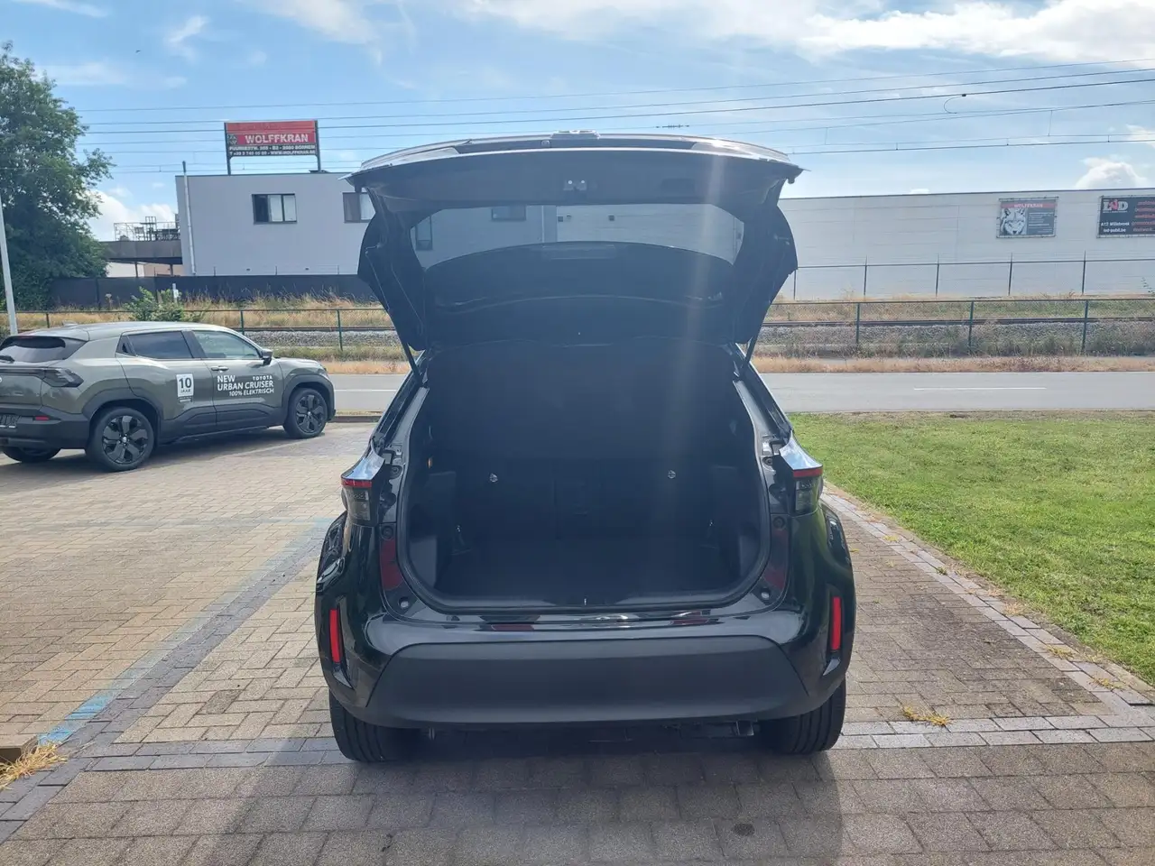Toyota Yaris Cross 1.5 VVT-ie Hybrid 85kW Executive CVT, миниатюра 10