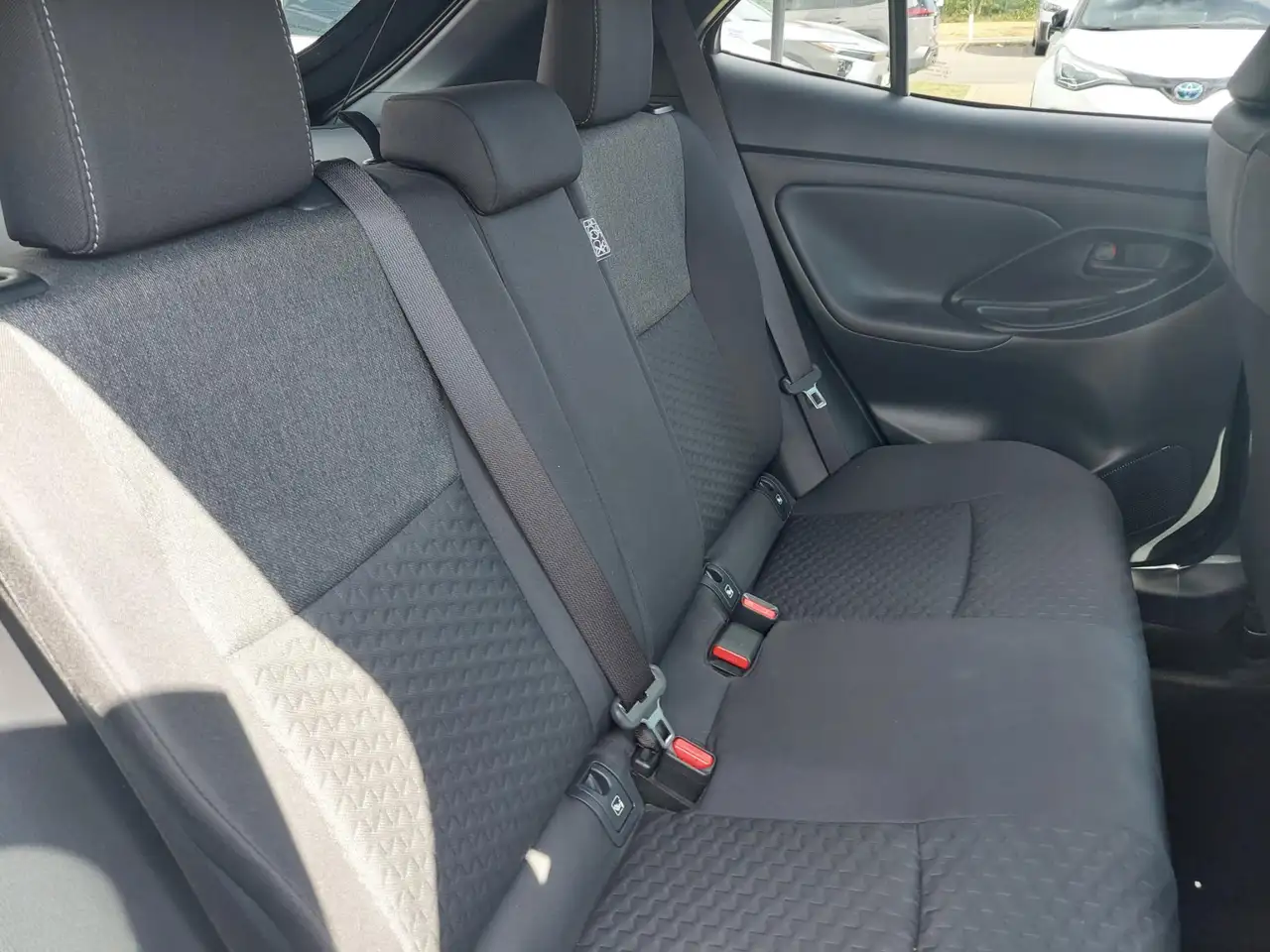 Toyota Yaris Cross 1.5 VVT-ie Hybrid 85kW Executive CVT, миниатюра 20