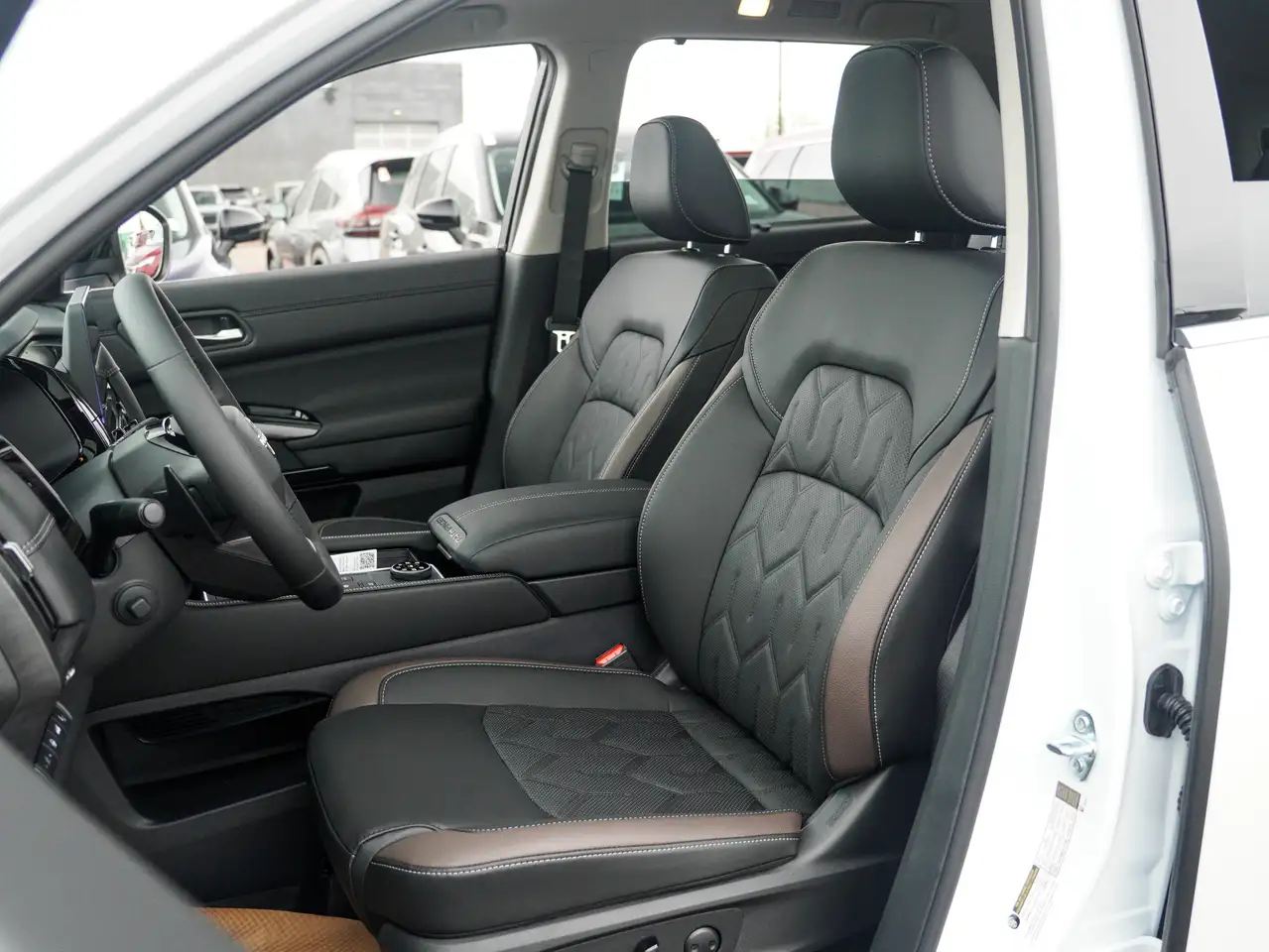 Nissan Pathfinder снимка Nissan Pathfinder
