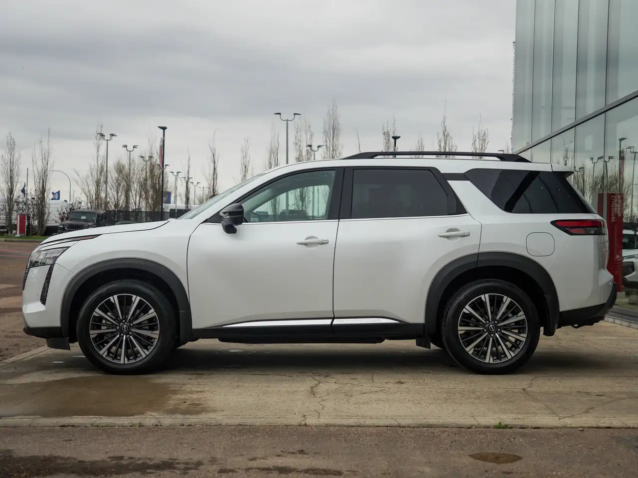 Nissan Pathfinder снимка Nissan Pathfinder