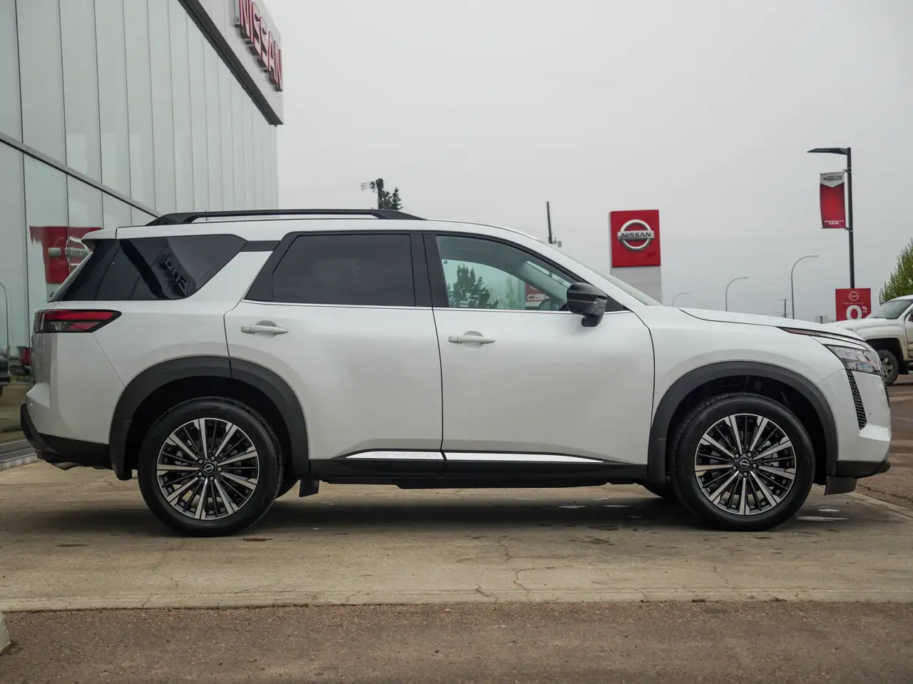 Nissan Pathfinder снимка Nissan Pathfinder