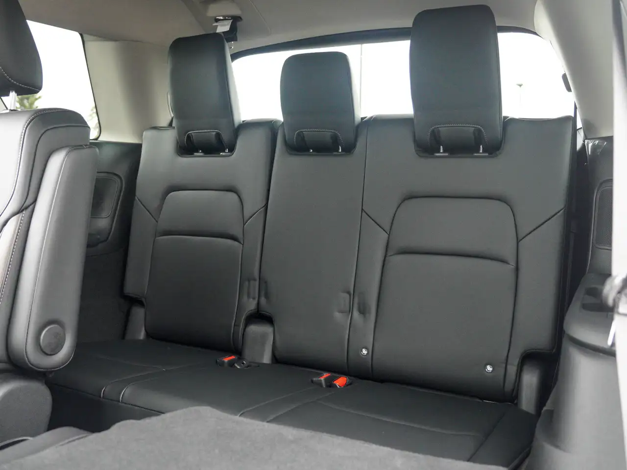 Nissan Pathfinder снимка Nissan Pathfinder