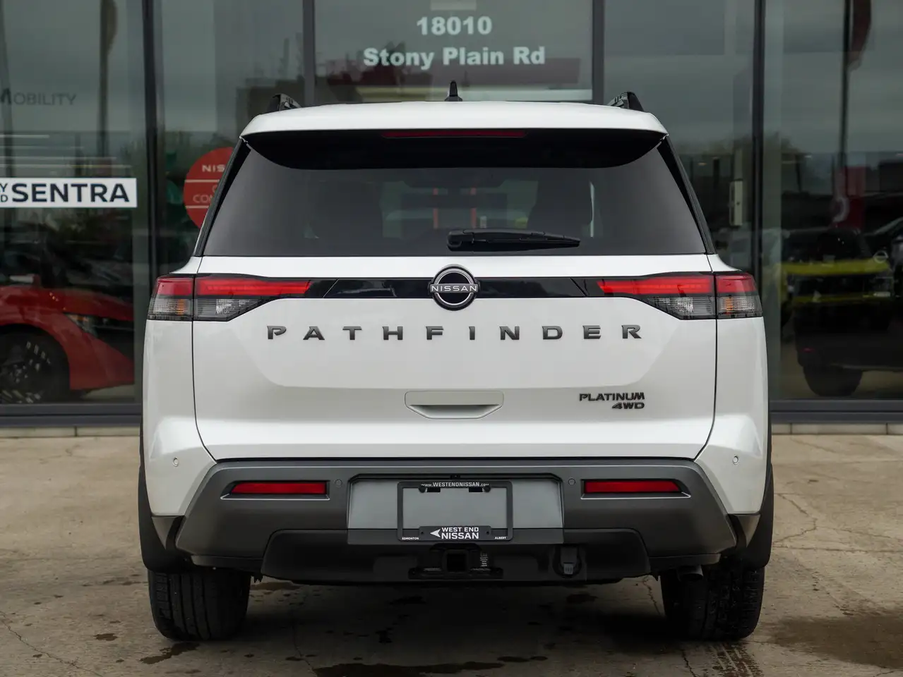 Nissan Pathfinder снимка Nissan Pathfinder