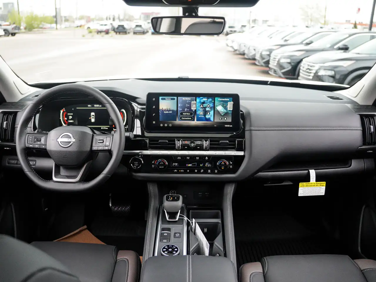 Nissan Pathfinder снимка Nissan Pathfinder