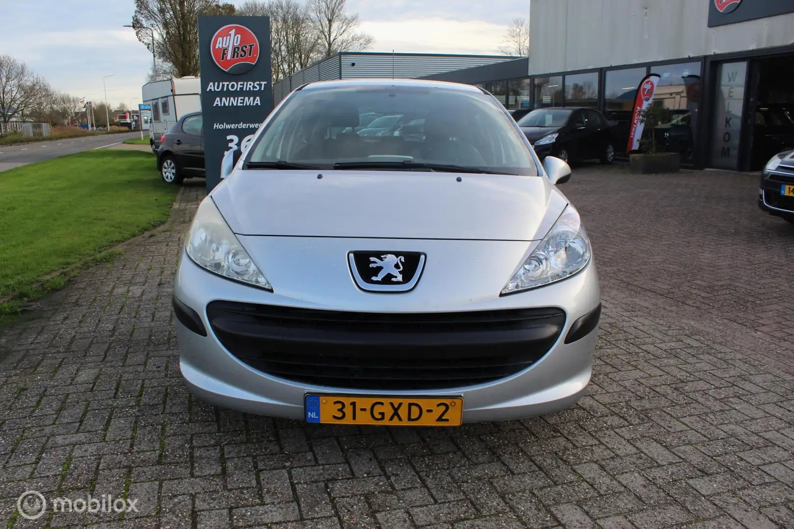 Peugeot 207 1.4 Cool 'n Blue Gris - 2