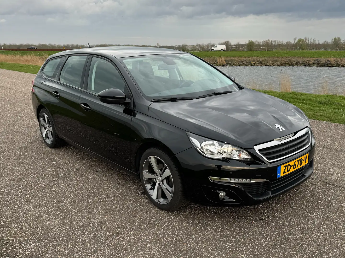 Peugeot 308 1.2 PureTech GT-line Zwart - 1