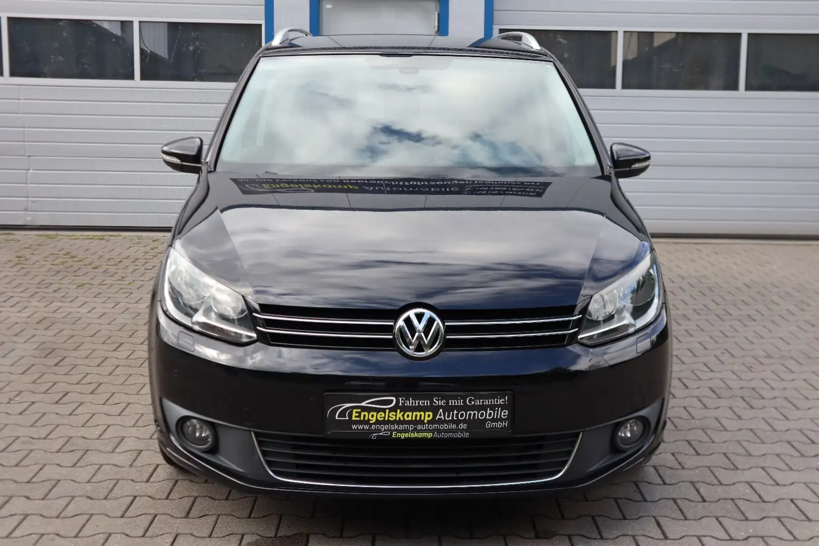 Volkswagen Touran 1.6 TDI Life/NAVI/MFL/SHZ/PDC/SCHECKH. Schwarz - 2