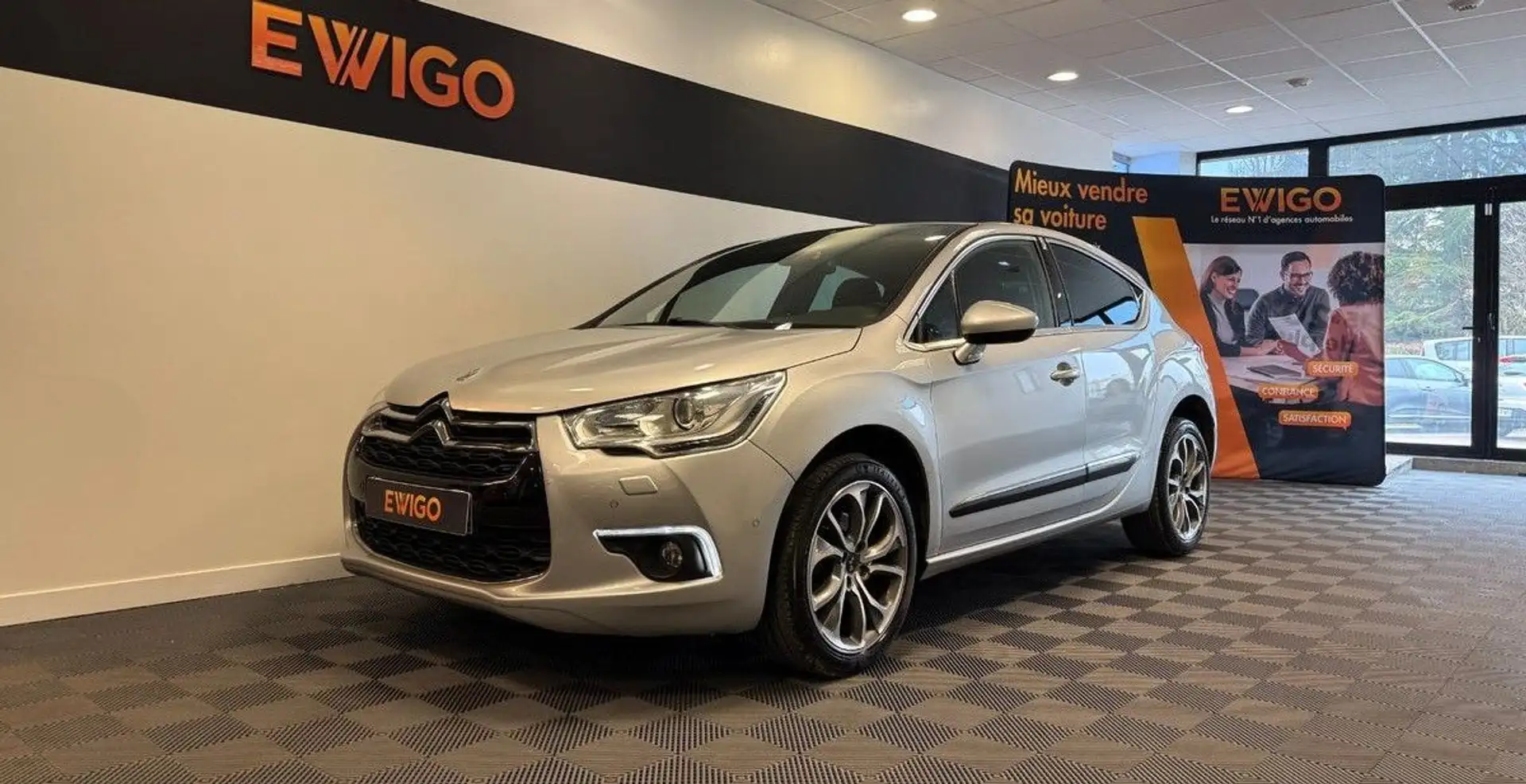 Citroen DS4 2.0 bluehdi 180 sportchic bva start-stop Grau - 1