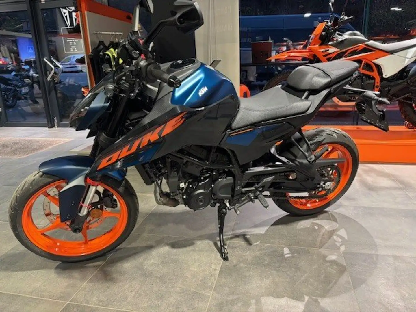 KTM 125 Duke Blauw - 2