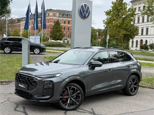 Audi Q3 view 13