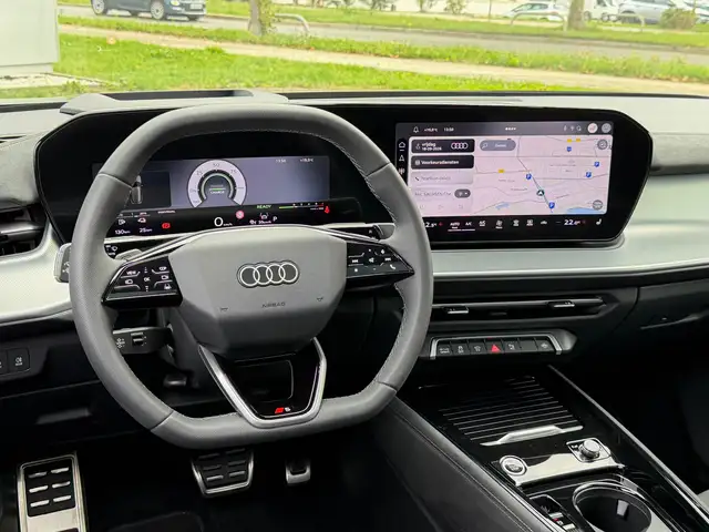 Audi Q3 view 25