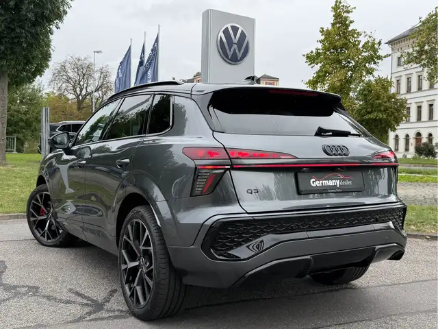 Audi Q3 view 5