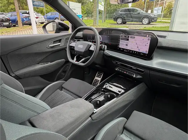 Audi Q3 view 22