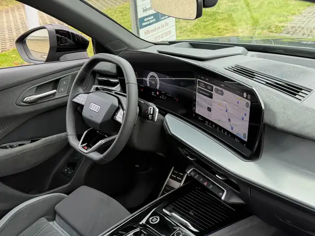 Audi Q3 view 19