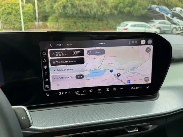 Audi Q3 view 26