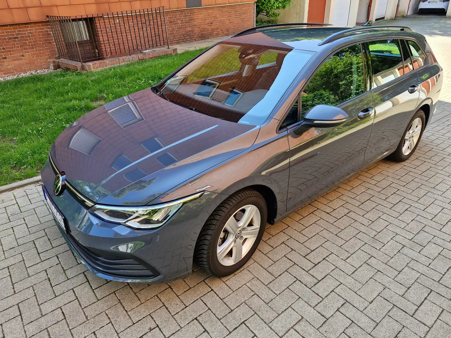 Volkswagen Golf Variant Golf Variant 1.5 TGI DSG Life Grau - 1