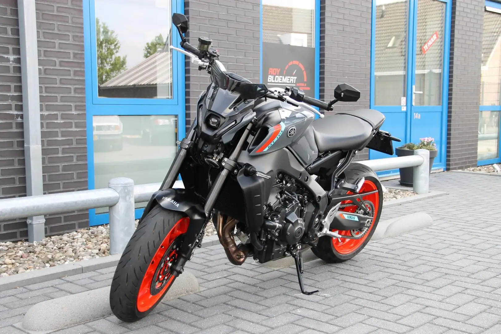 Yamaha MT-09 Grau - 1