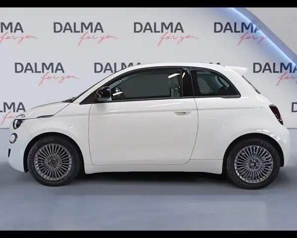 Fiat 500 view 2