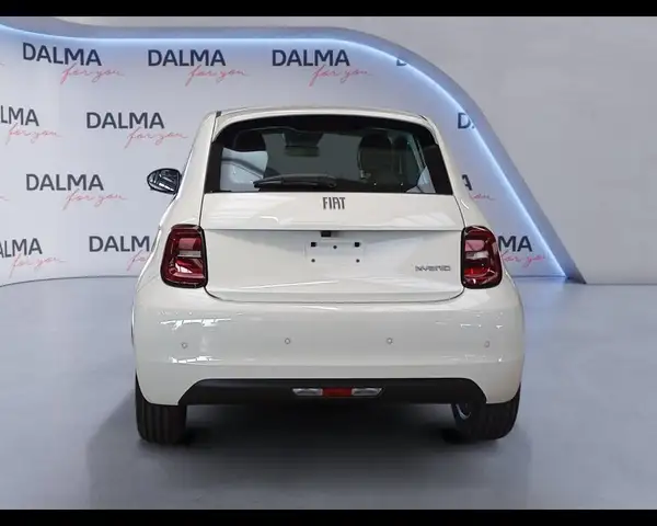 Fiat 500 view 4