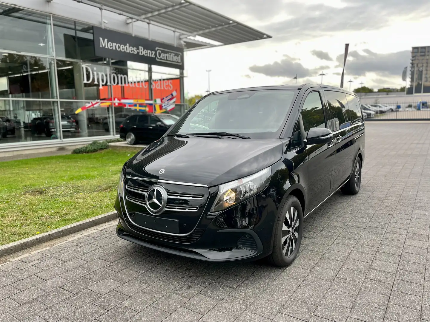 Mercedes-Benz EQV 300 EQV L3 90 kWh 300 Zwart - 1