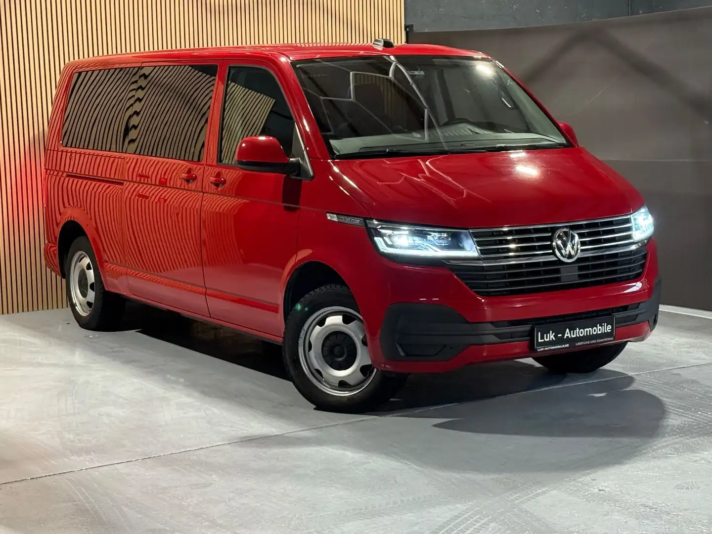 Volkswagen T6 Multivan T6.1  Multivan°LANG°StdHeiz°Virtual°IQlight°Kam° Rot - 2