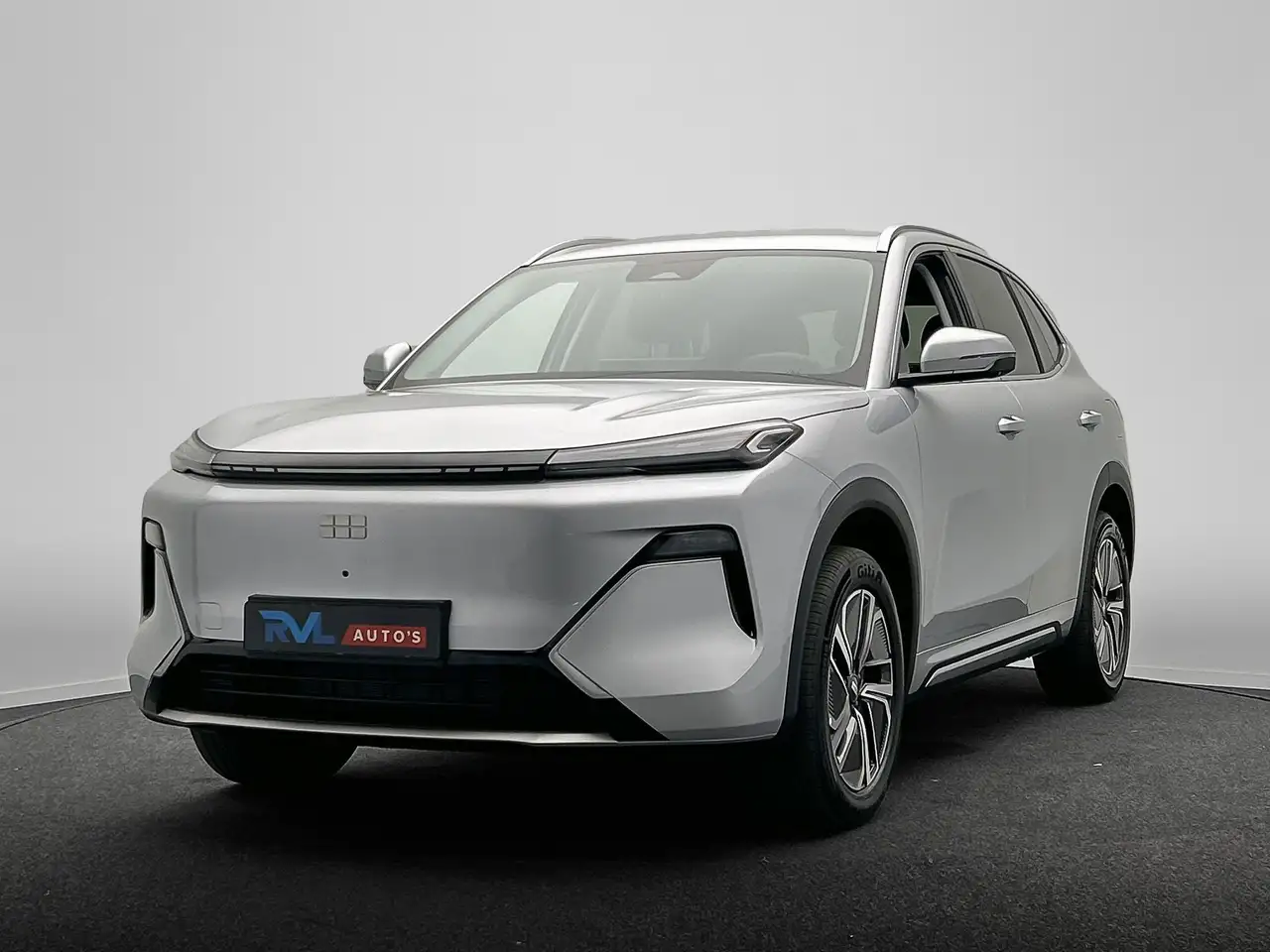 Geely Starray EM-i 2026 — фото 16
