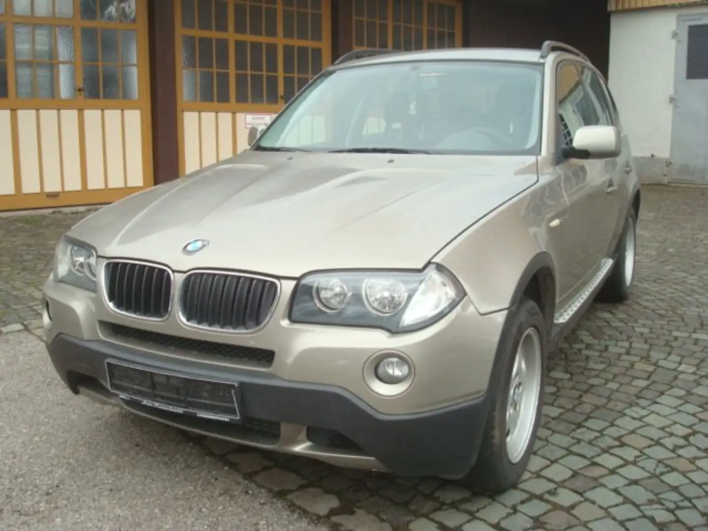 BMW X3 2.0d Klima Alu AHK Sitzheizung Tüv 08/2025 - 2